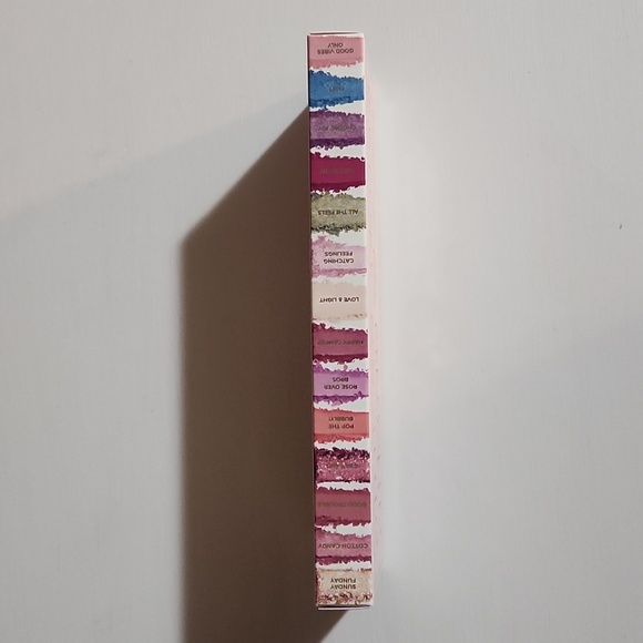 TOO FACED Pinker Times Ahead Eyeshadow Palette - Picture 12 of 13